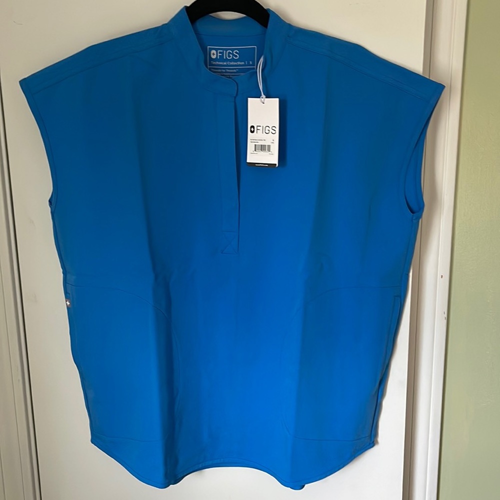 FIGS Raphaela top